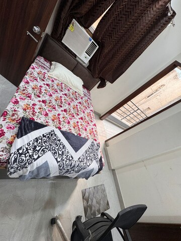 Room in  Pg at Karol Bagh – for Rent