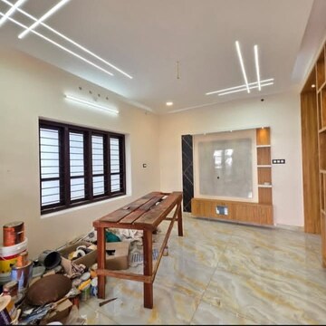 Living Room in 2.5 BHK Builder Floor at Sector 28 – for Rent