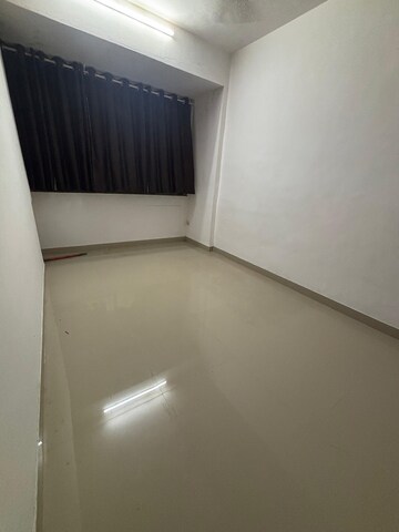 Room in 2 BHK Apartment at Bandra West – for Rent