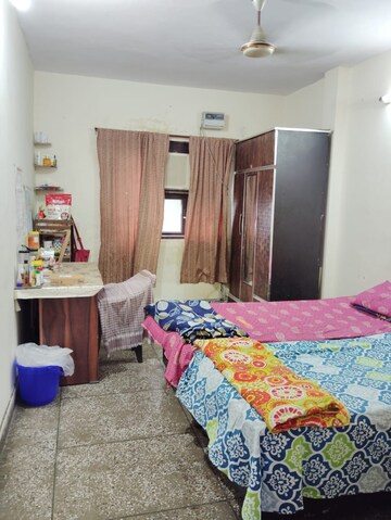 Room in  Pg at Karol Bagh – for Rent