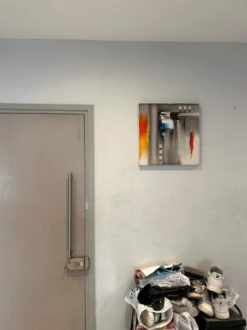Room in 2 BHK Apartment at Bandra West – for Rent