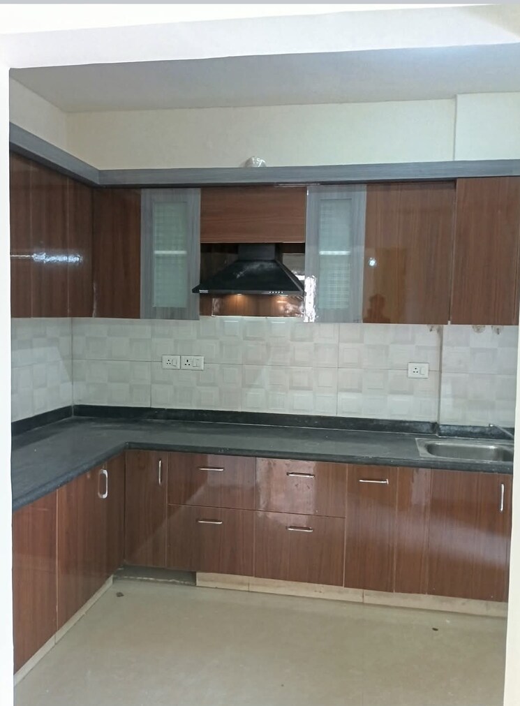 Kitchen, shri-radha-sky-gardens 3 Bedroom 1874 Sq.Ft. Apartment In Sector 16b Greater Noida Greater Noida 8838600