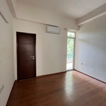 Room in 3 BHK Apartment at Adani Samsara, Sector 60 – for Rent