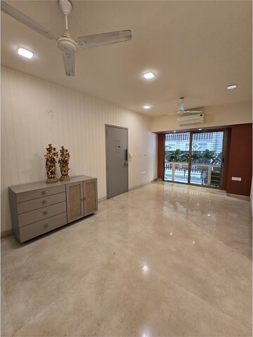 2 BHK Apartment For Rent in Bandra West