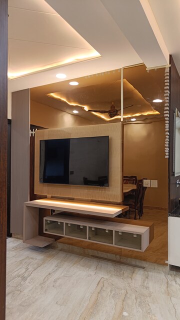 Furnished Amenities in 3 BHK Apartment at Raja Park – for Rent
