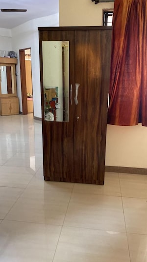 Room in 2.5 BHK Apartment at Amanora Future Towers, Hadapsar – for Sale