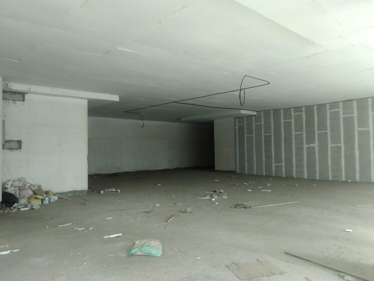  Parking, shree-naman-midtown Commercial Showroom 3500 Sq.Ft. In Dadar West Mumbai 8838668