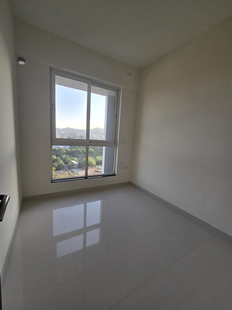 Room, sheth-zuri 1.5 Bedroom 600 Sq.Ft. Apartment In Laxmi Nagar Thane 8838683