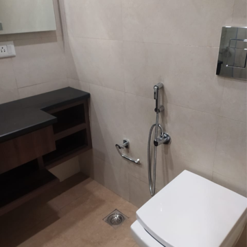 Bathroom in 3 BHK Builder Floor at DLF Central Arcade, Sector 25 – for Rent