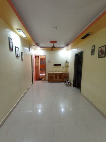Room in 3 BHK Apartment at Niti Khand I – for Rent