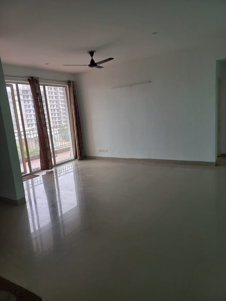 Room, puri-pratham 3 Bedroom 1400 Sq.Ft. Apartment In Sector 84 Faridabad 8839198