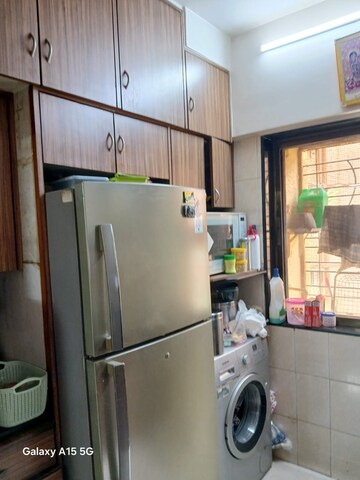 Furnished Amenities in 1 BHK Apartment at Shah Arcade II, Malad East – for Sale