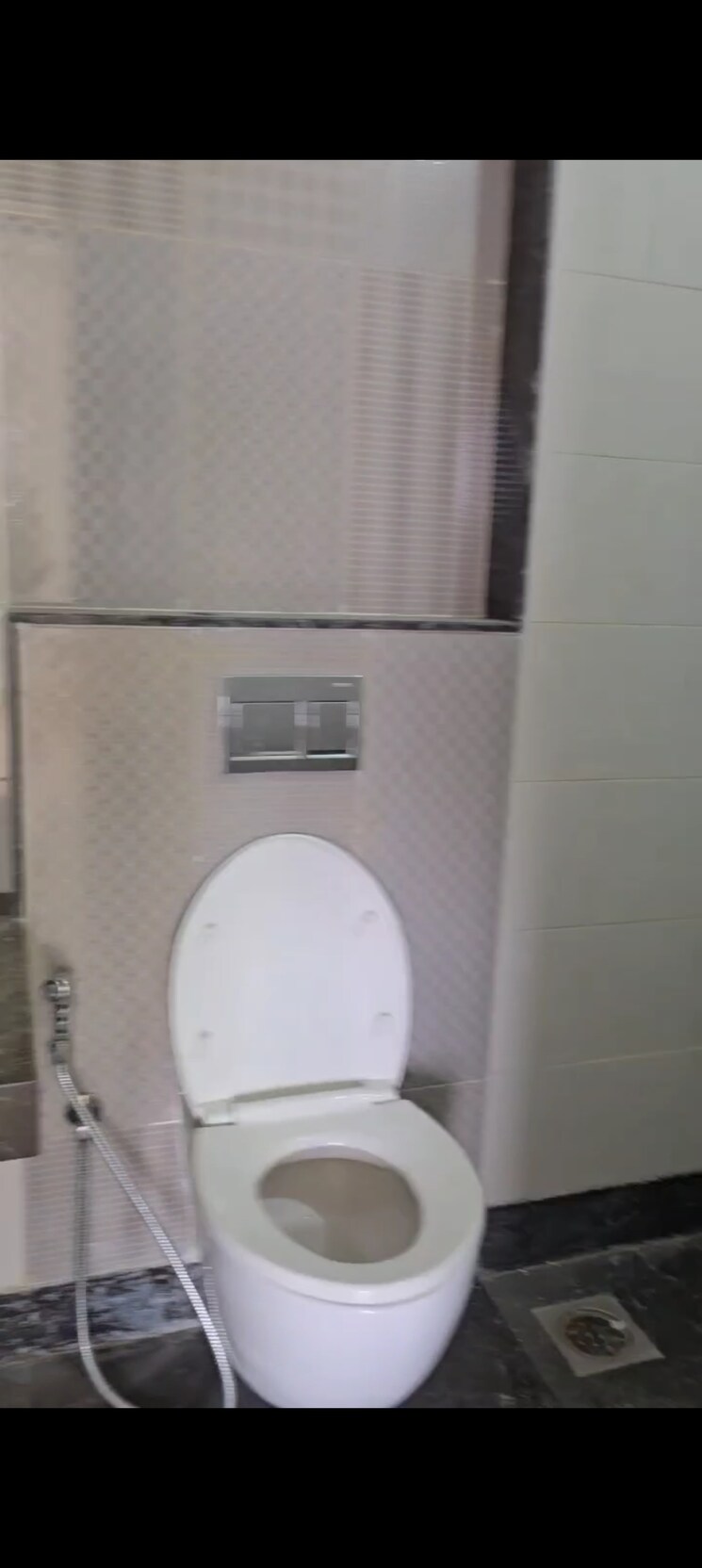 Bathroom, kalpataru-radiance 2 Bedroom 900 Sq.Ft. Apartment In Goregaon West Mumbai 8839207