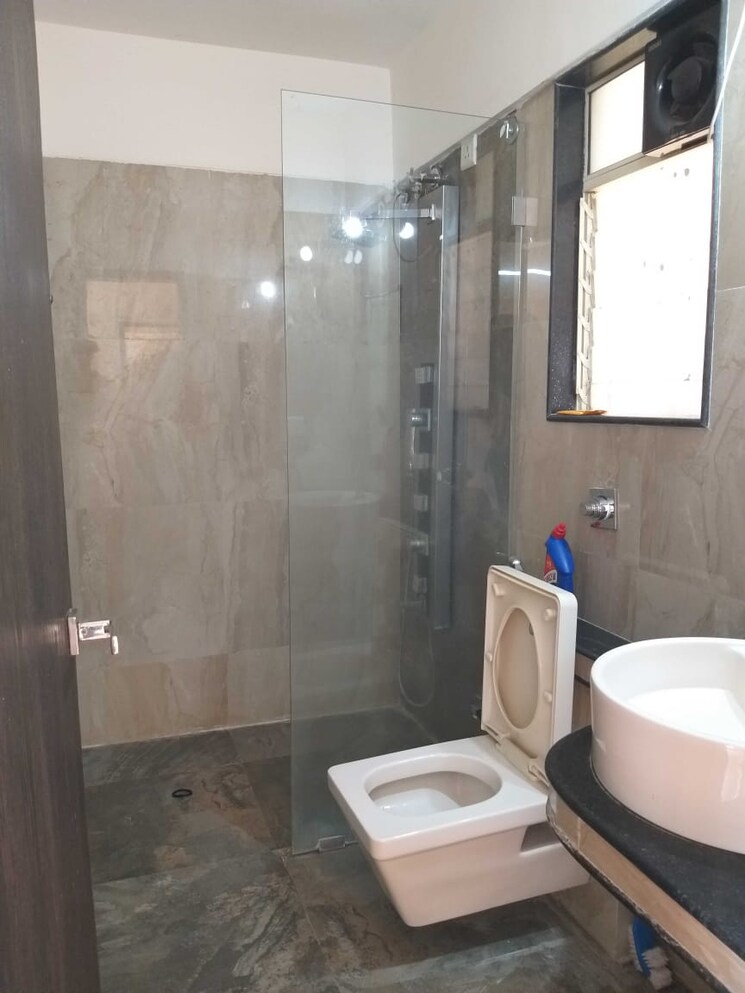 Bathroom, niti khand i 3 Bedroom 1000 Sq.Ft. Apartment In Niti Khand I Ghaziabad 8839292