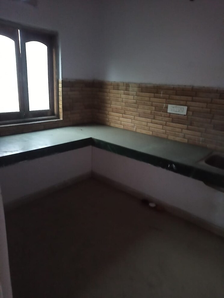 Kitchen, chitaipur 2 Bedroom 950 Sq.Ft. Apartment In Chitaipur Varanasi 8839382