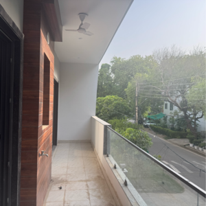 Balcony in 3 BHK Builder Floor at DLF Central Arcade, Sector 25 – for Sale