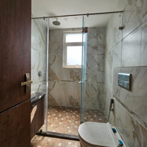 Bathroom in 3 BHK Builder Floor at DLF Central Arcade, Sector 25 – for Sale