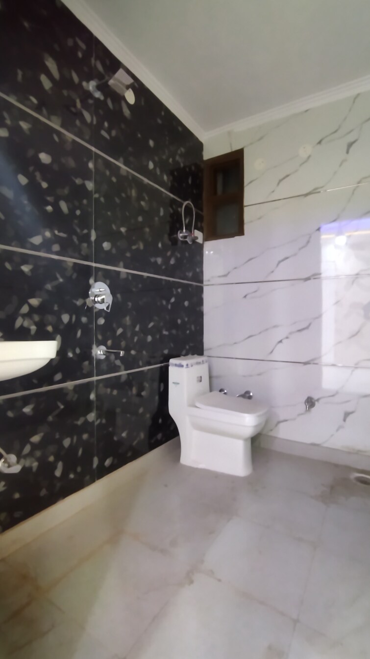 Cover Image, govindpuri 3 Bedroom 1000 Sq.Ft. Builder Floor In Govindpuri Delhi 8839439