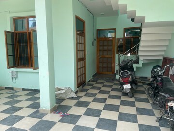 Parking in 1.5 BHK Independent House at Eldeco Sanskriti Enclave, Eldeco ii – for Rent