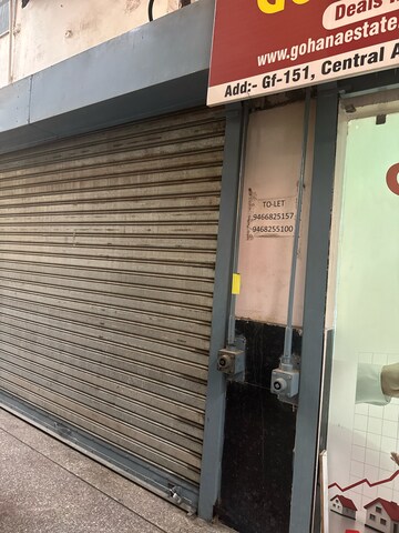  Shop For Rent in DLF Central Arcade, Sector 25