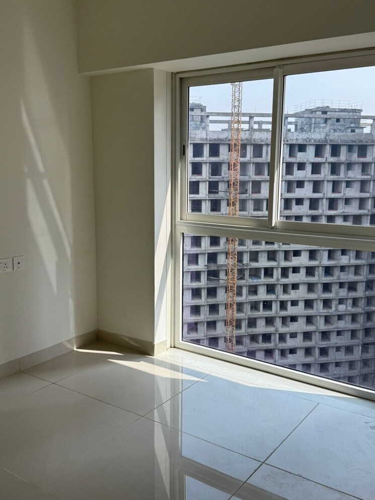 Balcony, shapoorji-pallonji-sarova 2 Bedroom 600 Sq.Ft. Apartment In Kandivali East Mumbai 8839573