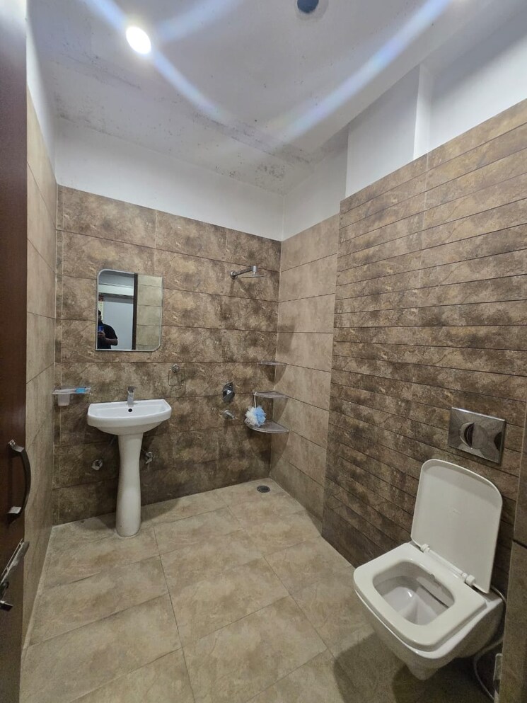 Bathroom, rajguru nagar 3 Bedroom 220 Sq.Yd. Independent House In Rajguru Nagar Ludhiana 8839617