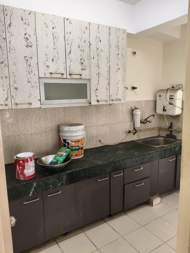 Kitchen, paras-tierea 2 Bedroom 1045 Sq.Ft. Apartment In Sector 137 Noida 8839661
