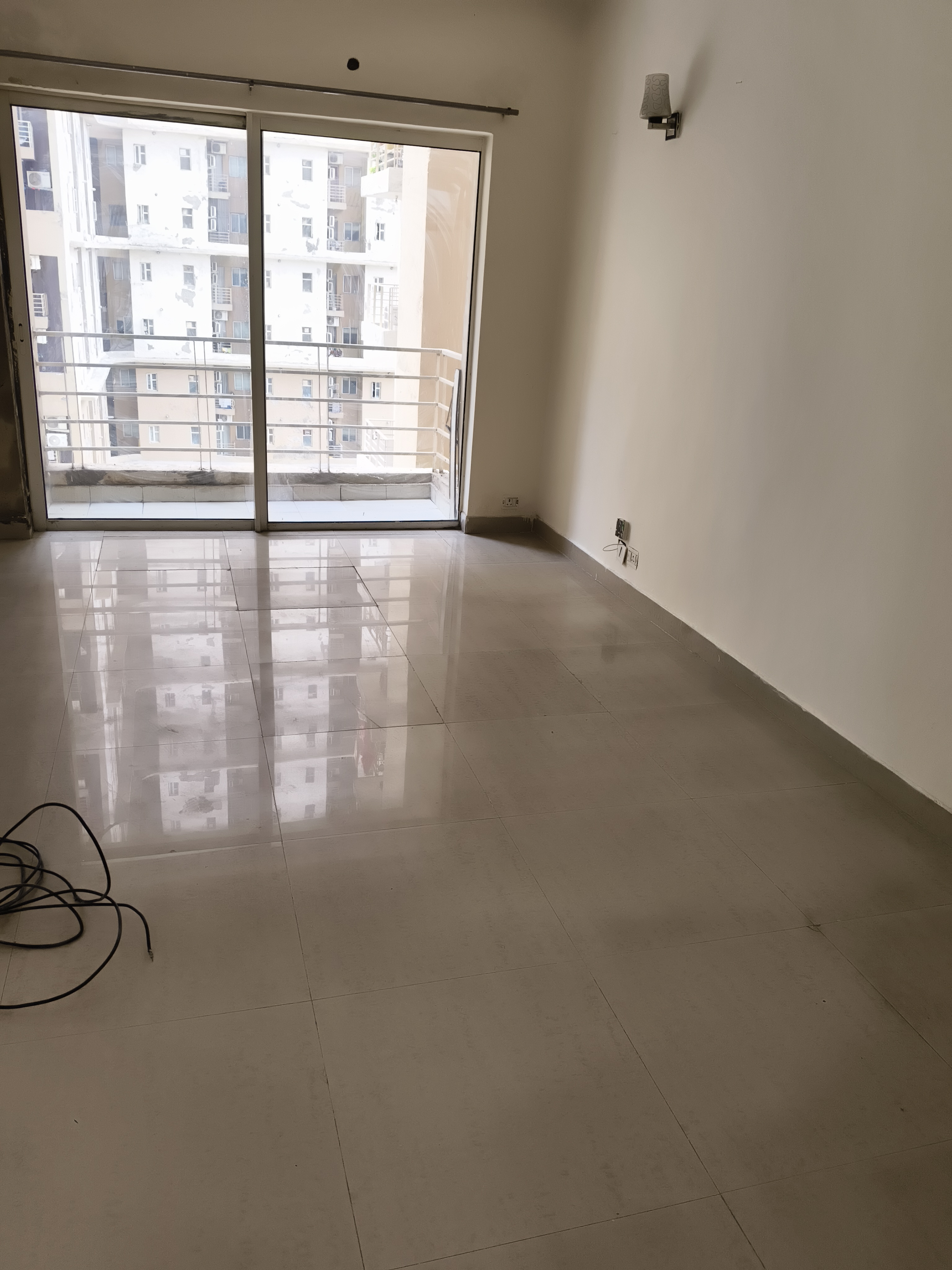 2 BHK Apartment For Rent in Paras Tierea