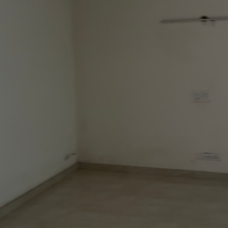 Room, dlf-central-arcade Commercial Office Space 30000 Sq.Ft. In Sector 25 Gurgaon 8839654