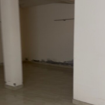 Room in  Office Space at DLF Central Arcade, Sector 25 – for Rent