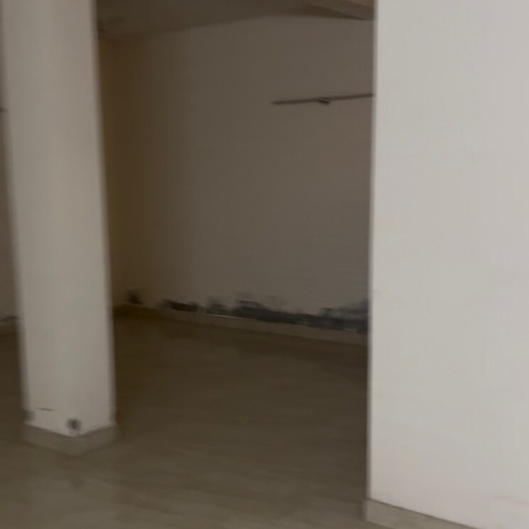 Room, dlf-central-arcade Commercial Office Space 30000 Sq.Ft. In Sector 25 Gurgaon 8839654