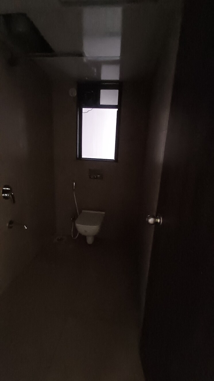 Attached Bathroom, runwal-eirene 3 Bedroom 958 Sq.Ft. Apartment In Balkum Pada Thane 8839692
