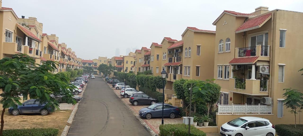 2 BHK + Extra Room Builder Floor For Sale in Emaar Emerald Floors