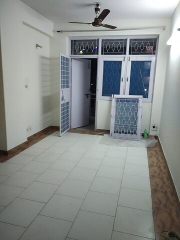 Room in 1.5 BHK Independent House at RWA Apartments Sector 19, Sector 19 – for Rent