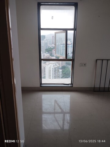 Room in 2 BHK Apartment at DB Parkwoods, Kasarvadavali – for Rent