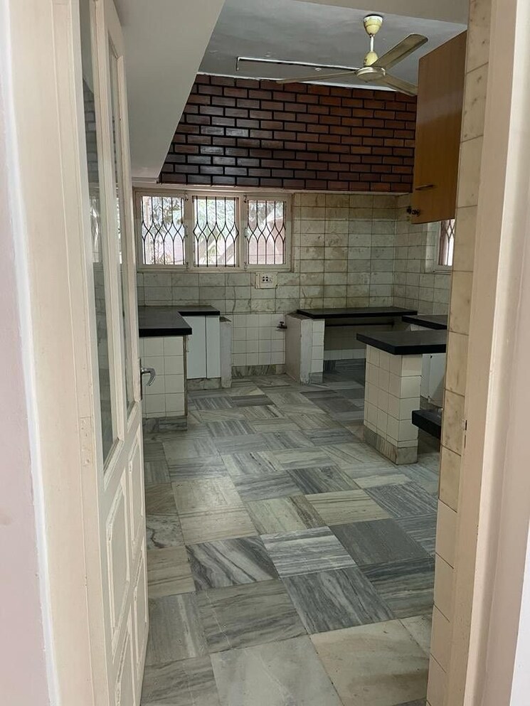 Bathroom, mantri-gardens 2 Bedroom 1100 Sq.Ft. Apartment In Jayanagar Bangalore 8839722