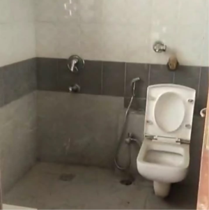 Bathroom in 3 BHK Villa at DLF Central Arcade, Sector 25 – for Sale
