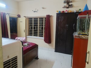 Room in 4 BHK Apartment at Sodepur – for Sale