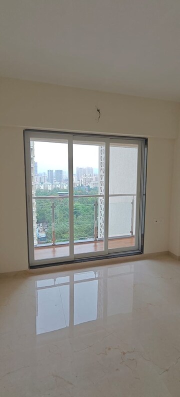 Room in 2 BHK Apartment at Mahavir Square, Manpada – for Rent