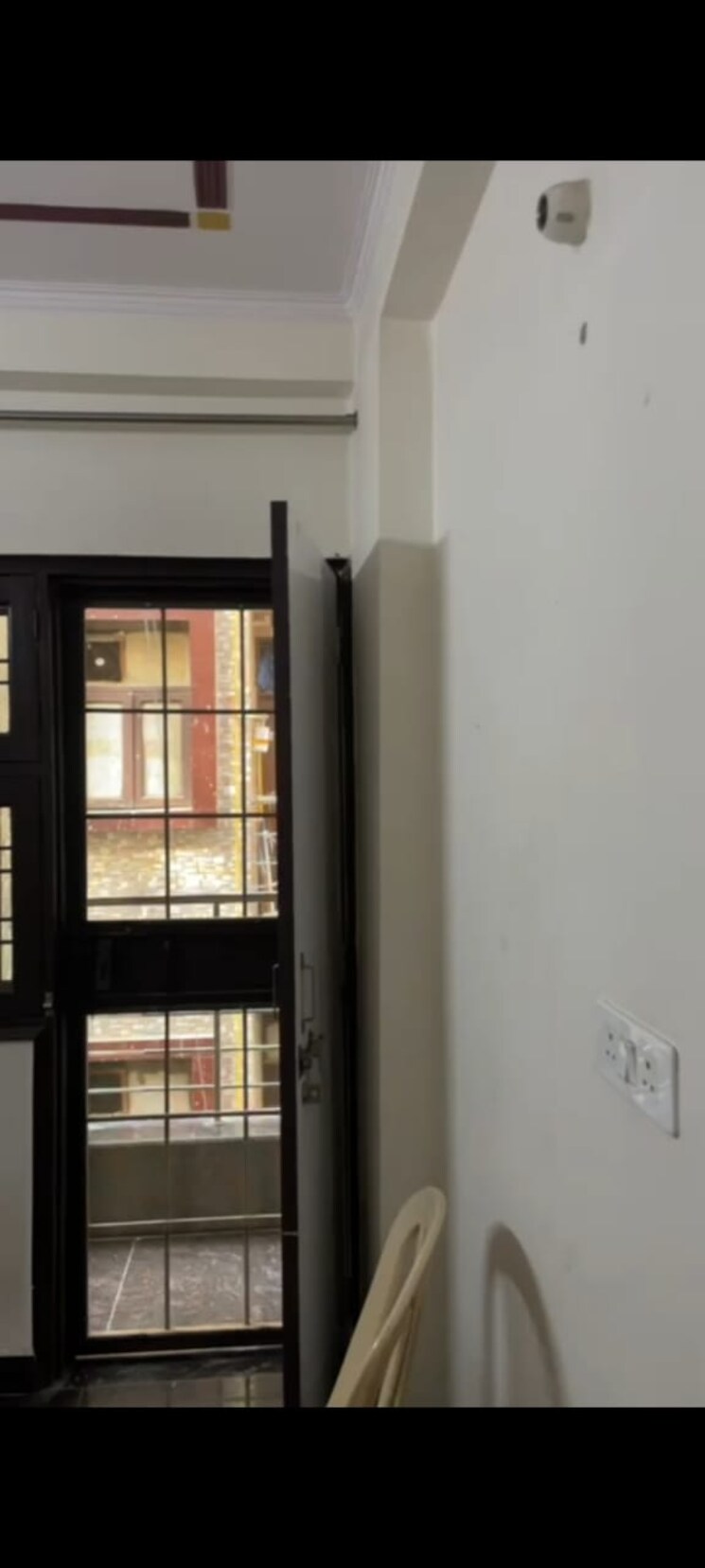 Room, new ashok nagar 2.5 Bedroom 580 Sq.Ft. Builder Floor In New Ashok Nagar Delhi 8839776