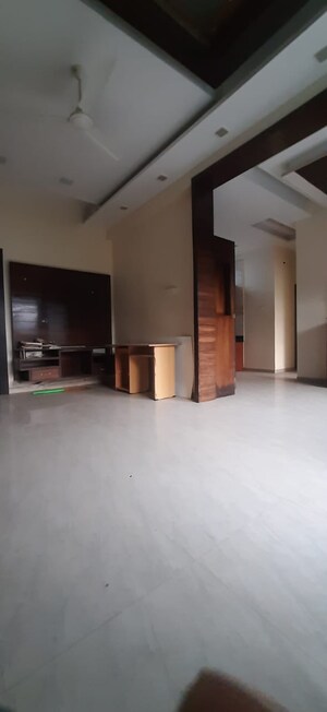 Room in 3 BHK Apartment at Home Bhagyatara Society, Erandwane – for Sale