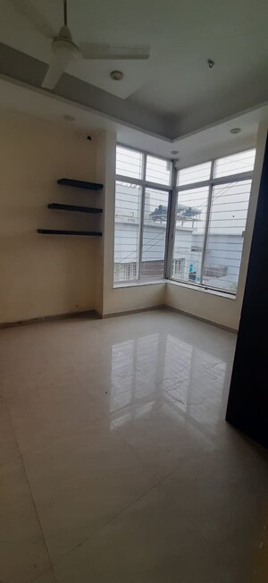 Room in 3 BHK Apartment at Home Bhagyatara Society, Erandwane – for Sale