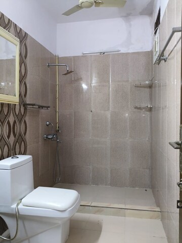 Bathroom in 2 BHK Builder Floor at Palam Vihar – for Rent