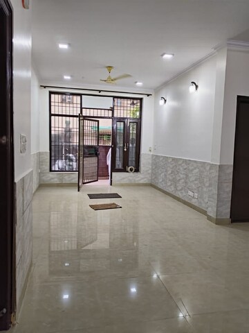 Room in 2 BHK Builder Floor at Palam Vihar – for Rent