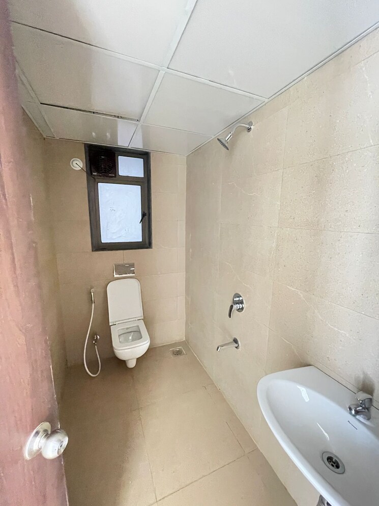 Bathroom, runwal-eirene 2 Bedroom 568 Sq.Ft. Apartment In Balkum Pada Thane 8839851