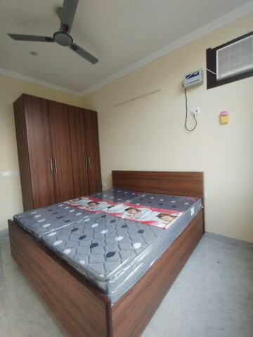 Furnished Amenities in 2 BHK Builder Floor at Gupta Awas, Sector 43 – for Rent