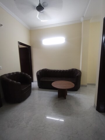 Living Room in 2 BHK Builder Floor at Gupta Awas, Sector 43 – for Rent