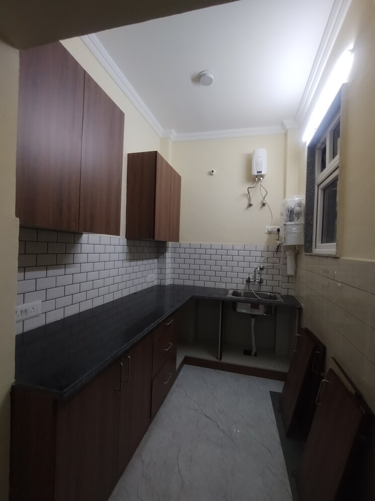 Kitchen, gupta-awas 2 Bedroom 104 Sq.Yd. Builder Floor In Sector 43 Gurgaon 8839852