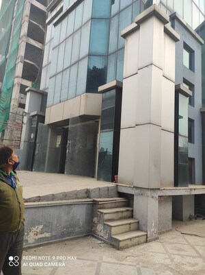  Showroom For Sale in Mathura Road