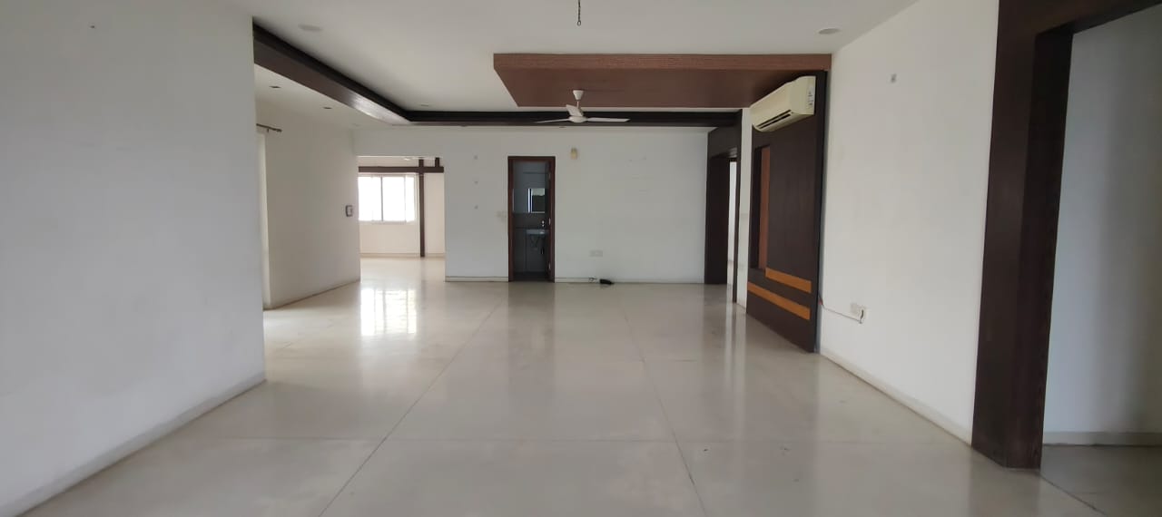 4 BHK + Pooja Room,Servant Room,Study Room,Extra Room 4055 Sq.Ft. Apartment in Jayabheri Orange County